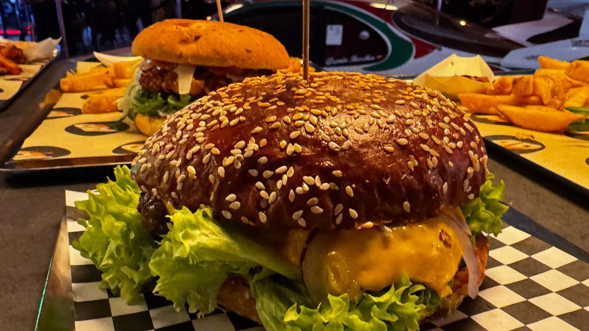 Burger „Mercedes AMG“ aus der eigenen Küche im Sim Racing Center Aadorf