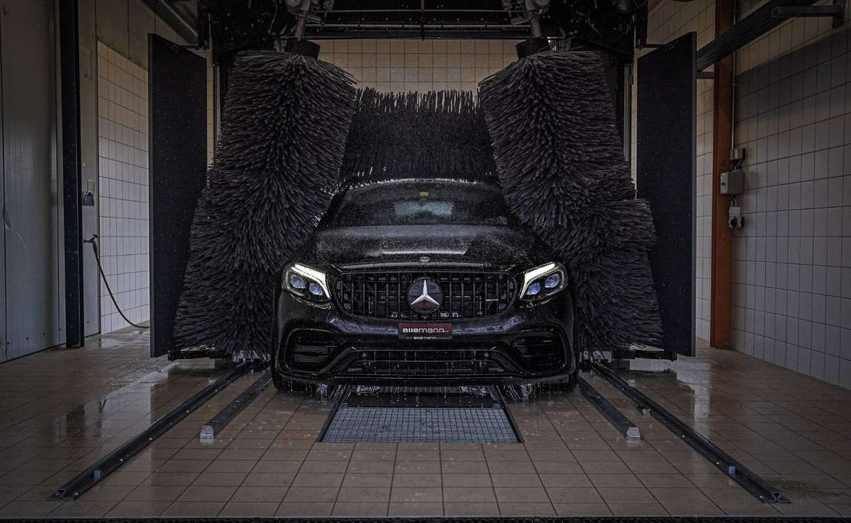 Waschanlage direkt beim AP Café INDOOR-RACING in Aadorf mit Zufahrt für Autos